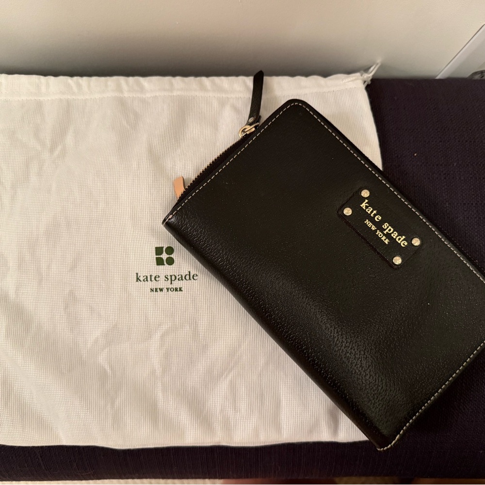 Kate Spade Black Zip-Around Wallet - black